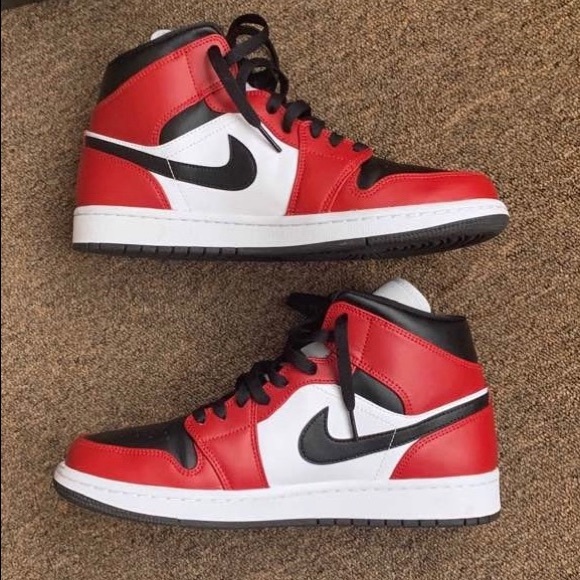 Jordan 1 Mid Black Toe - Picture 2 of 7